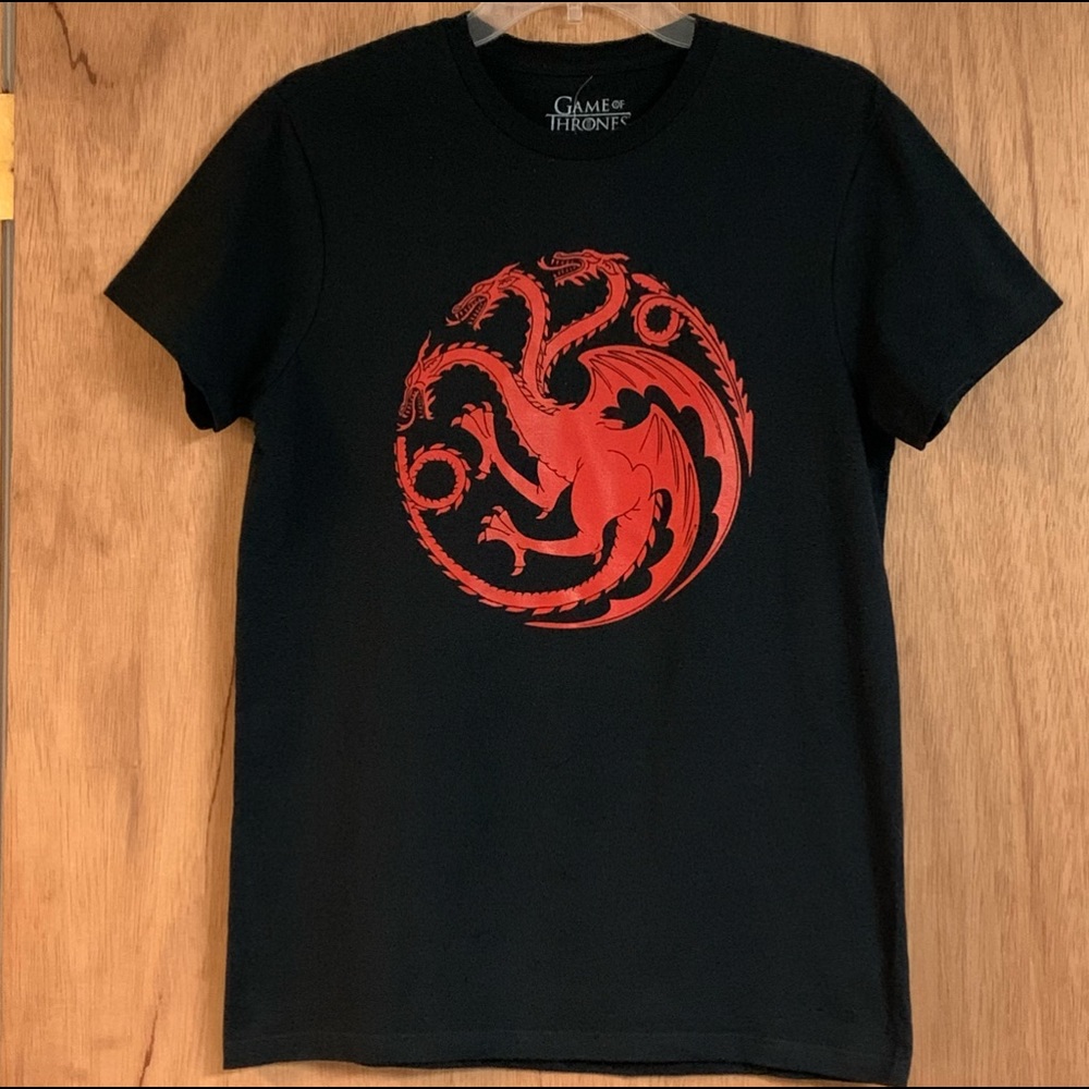 HOT TOPIC GAME OF THRONES Targaryen Dragon TEE!